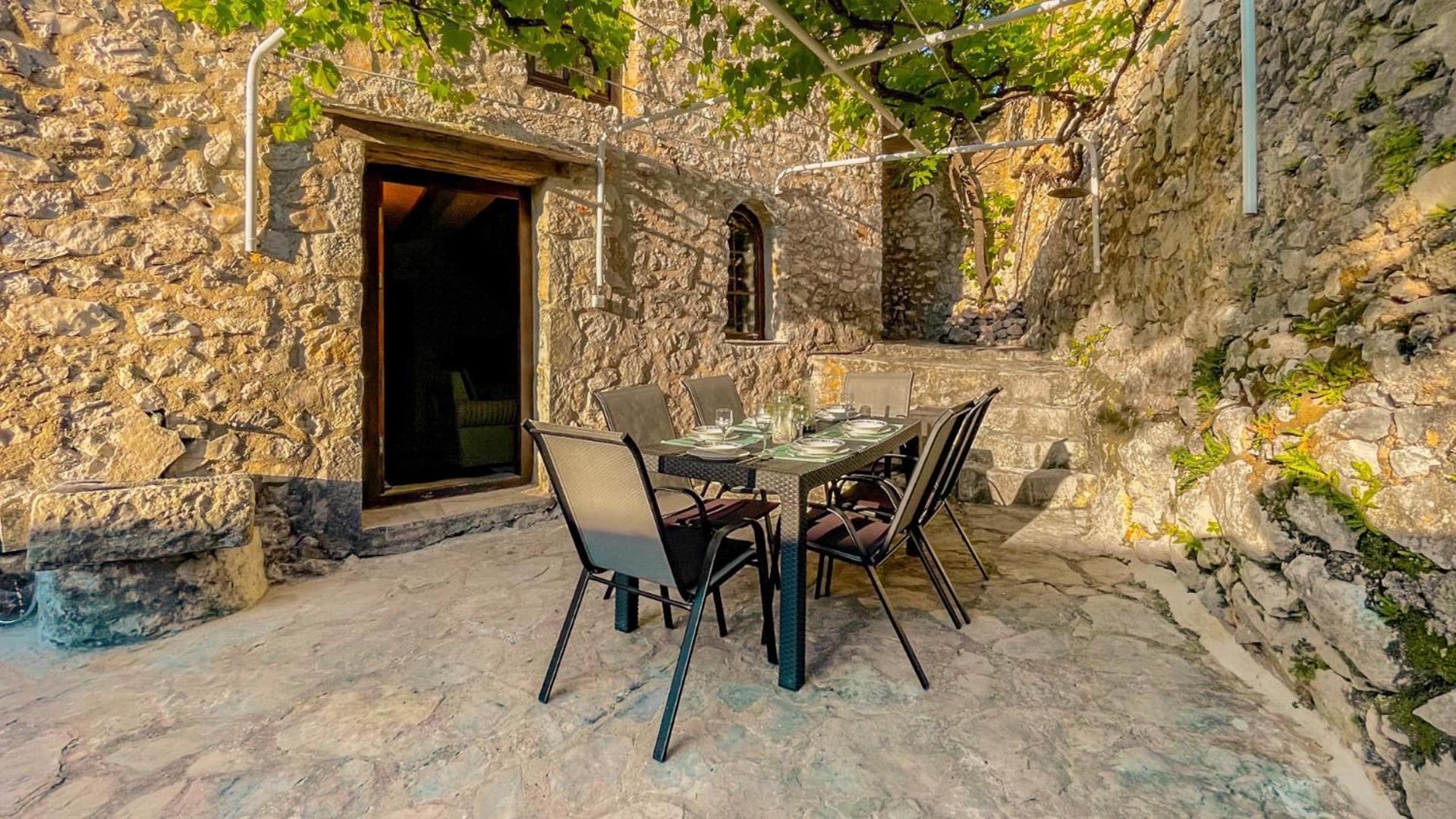 Villa Historic Pocitelj With Pool And Incredible Views On The River And Landmarks Luaran gambar